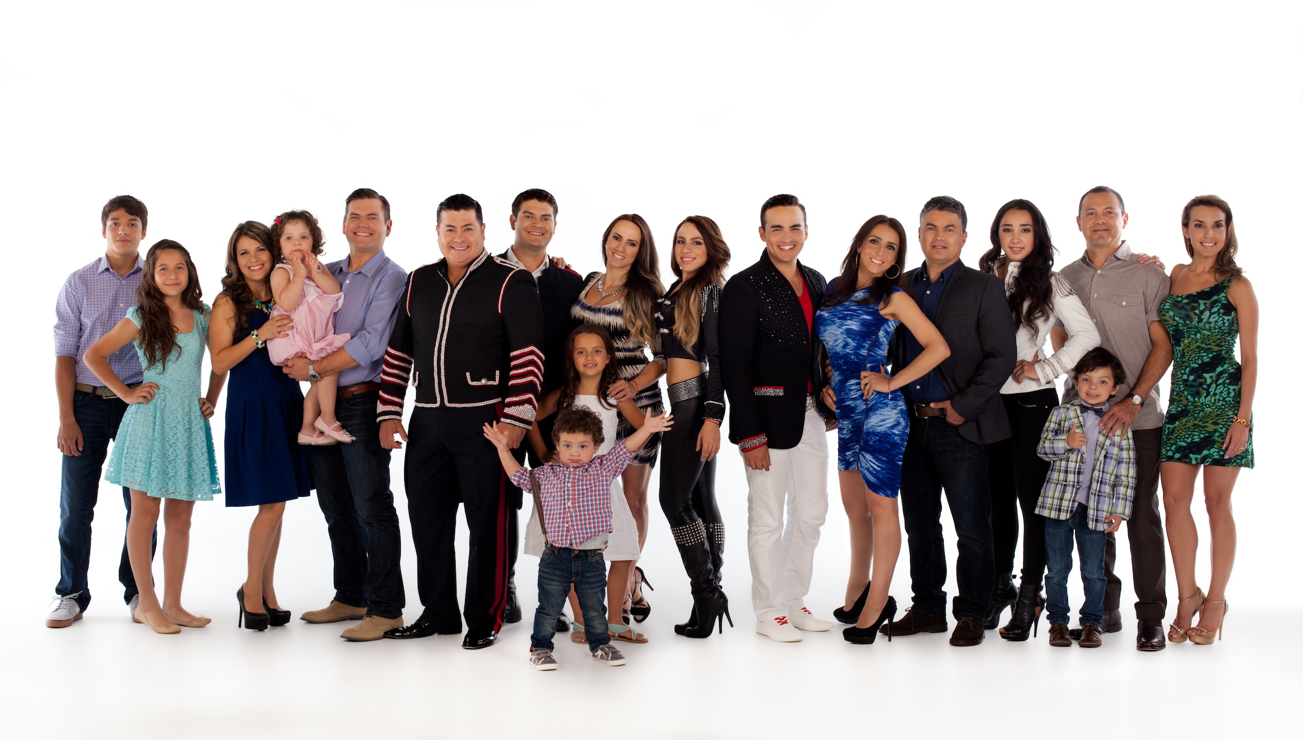 Hispanic Family Drama, Humor and Acrobatics all Premiere on Tr3s’ New Reality Series ‘Familia De Circo’