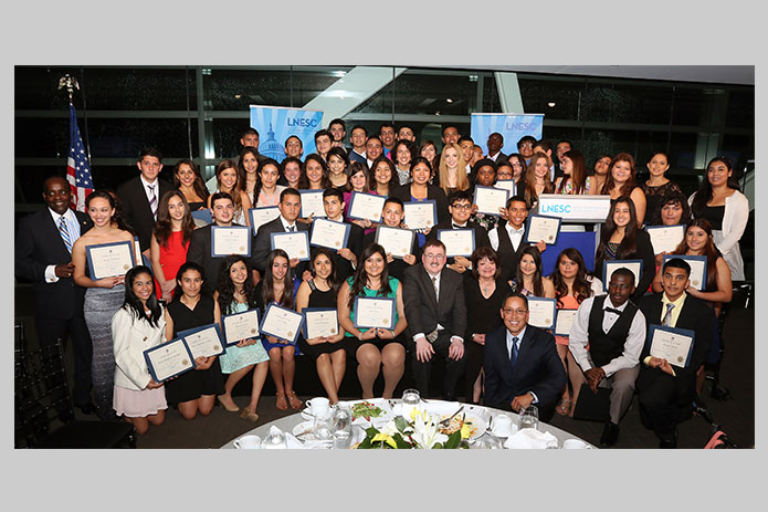 Nissan y el Fondo Nacional de Becas de LULAC premian más de $95,000 en becas universitarias