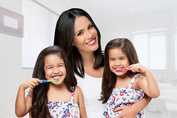 Colgate y la American Dental Association animan a las familias hispanas a ‘Comparte Más Tiempo, Comparte Más Sonrisas’ durante junio, mes de la salud bucal