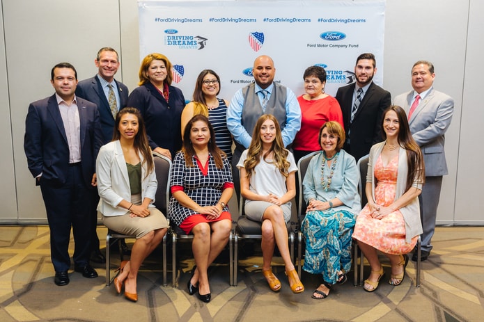 Ford Motor Company Fund y LULAC anuncian $400,000 en subvenciones y becas para la educación