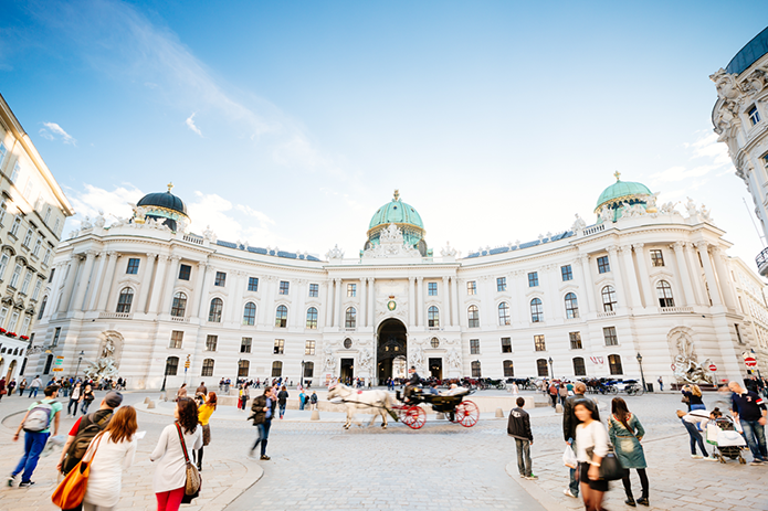 Combine Vienna’s Christmas Markets and the best sightseeing with Vienna PASS