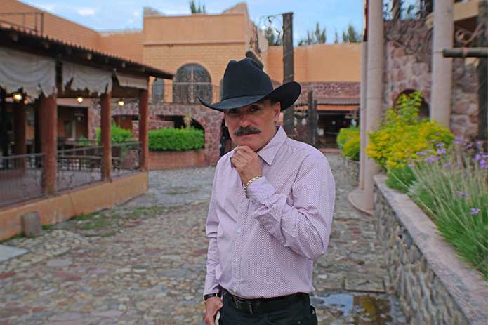 FaroLatino Media Network and VivaLiveTV present El Chapo de Sinaloa in an intimate livestream concert from his ranch in Mexico