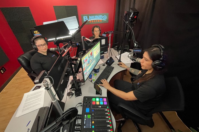 Boston’s La Hora del Café wakes up the city with a new live streaming morning show in Spanish.