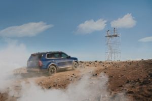 El nuevo Kia Telluride X-Pro del 2023 sube alto en la nueva campaña creativa que debutó durante la 74ª edición de los PREMIOS EMMY