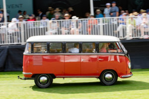 Un Volkswagen Deluxe 15-Window del 1951 asombró a los miles de asistentes en el Concours d’Elegance de Amelia