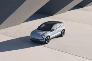 Volvo presentó el XC 30, su nuevo y pequeño SUV eléctrico