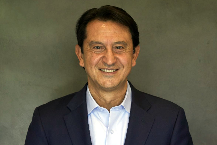 José Muñoz, CEO de Hyundai, recibe el prestigioso premio ‘El Abrazote de Manolo’