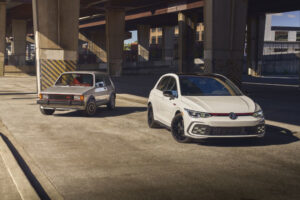 El Volkswagen Golf GTI 380 del 2024 de edición especial celebra la transmisión manual en el hot hatch de VW