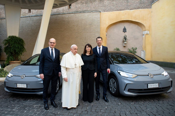 Volkswagen apoyará al Vaticano en su transición hacia la movilidad sostenible