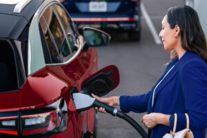 Volkswagen, Audi, Porsche y Scout Motors implementarán el Estándar de Carga Norteamericano en futuros vehículos eléctricos