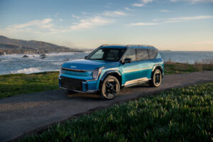 Los propietarios del Kia EV9 pronto podrán personalizar la cabina de su vehículo con los colores y logotipos de su equipo favorito de la NBA