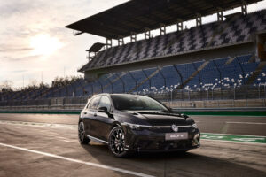 El renovado Volkswagen Golf R del 2025 trae una nueva apariencia con más potencia