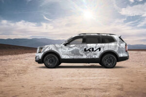 Un modificado Kia Telluride X-Pro se prepara para competir en el ‘Rally Rebelle 2024’