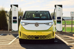 Volkswagen mejora la experiencia del ID. Buzz del 2025 con el acuerdo de carga de Electrify América