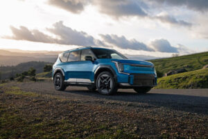 Kia anuncia los precios del SUV eléctrico de tres filas EV9 del 2025
