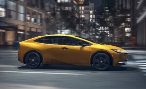 Prueba: Toyota Prius Nightshade del 2025, un sedán fiel y eficiente