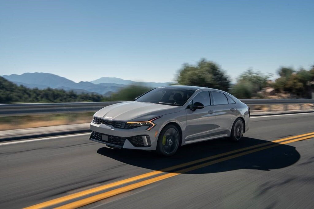 Kia América anunció el precio del Kia K5 2026
