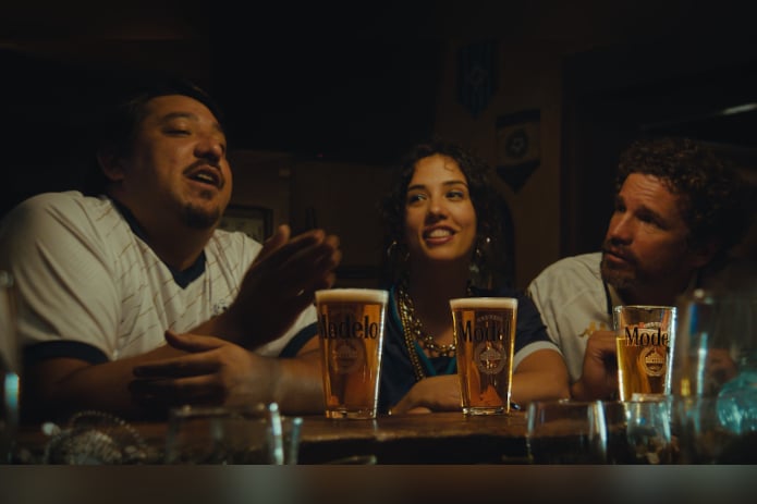 Modelo® lleva ‘El mejor asiento de la casa’ a los aficionados del fútbol en todas partes